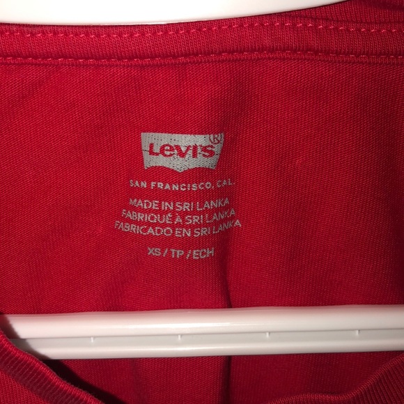 🤩🤩levi crop top - Picture 2 of 4